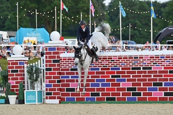 Guy Williams lands the eVet Puissance with the legendary big wall specialist Mr Blue Sky UK Guy Williams lands the eVet Puissance with the legendary big wall specialist Mr Blue Sky UK